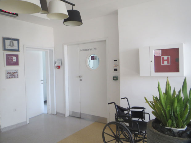 Бебе чекају да мајстори изађу